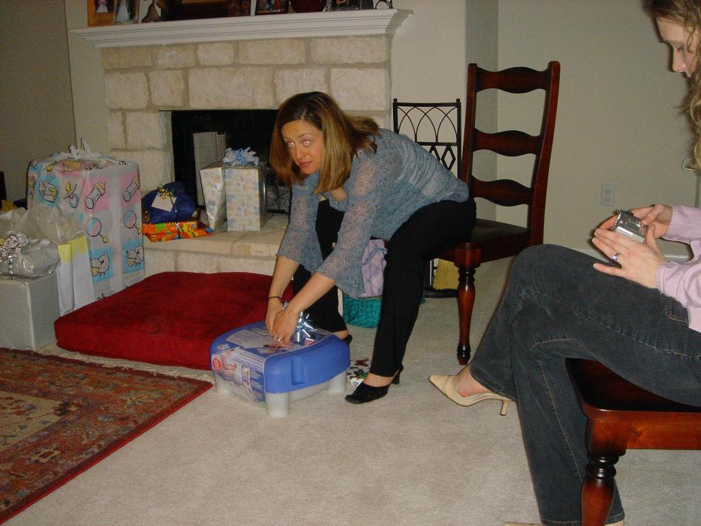 2005/02(Feb)/03(HeatherBabyShower)/1024x768_2005-02-12 16-17-36.JPG